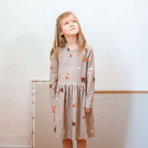 Trikotāžas kleita ar dzīvnieku apdruku