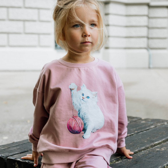 Oversize džemperis ar kaķa apdruku - maigi rozā